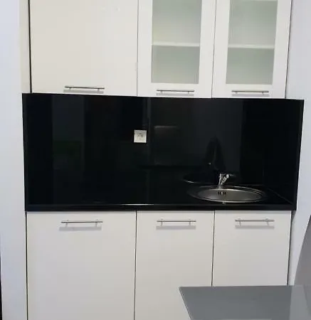 Diamond בית הארחה 3*