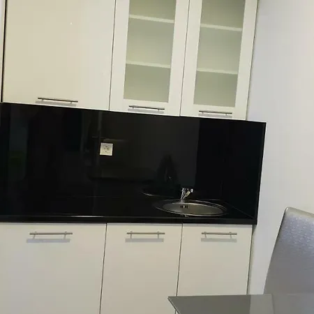 Diamond בית הארחה 3*