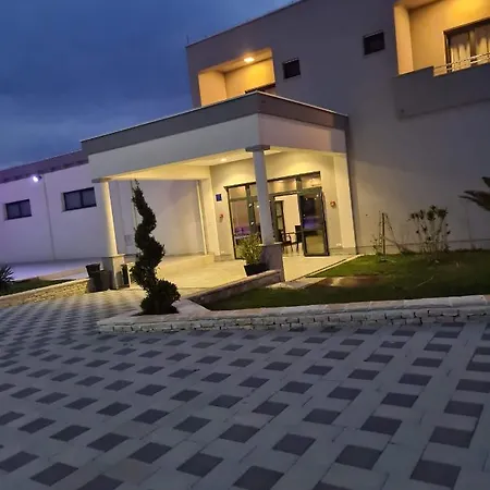 Diamond בית הארחה