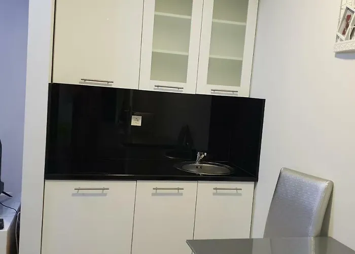 Diamond Gostinjska kuća 3*