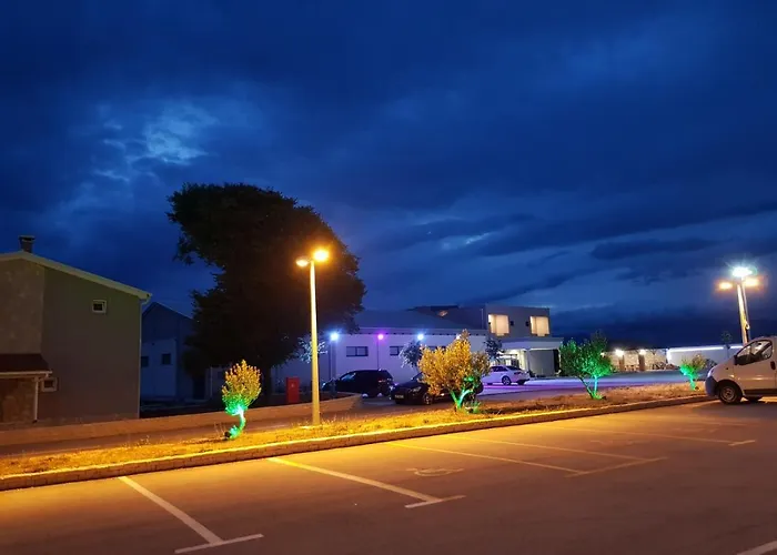 Diamond Gostinjska kuća 3*